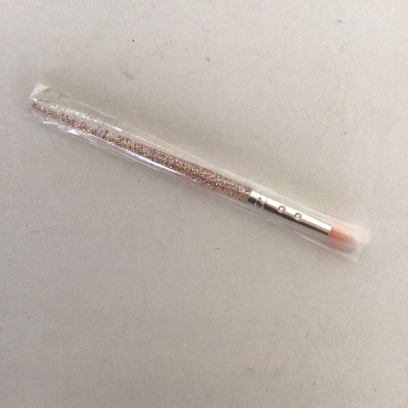 SLMISSGLAM PRECISE EYESHADOW BRUSH E32 NWT - Picture 4 of 6